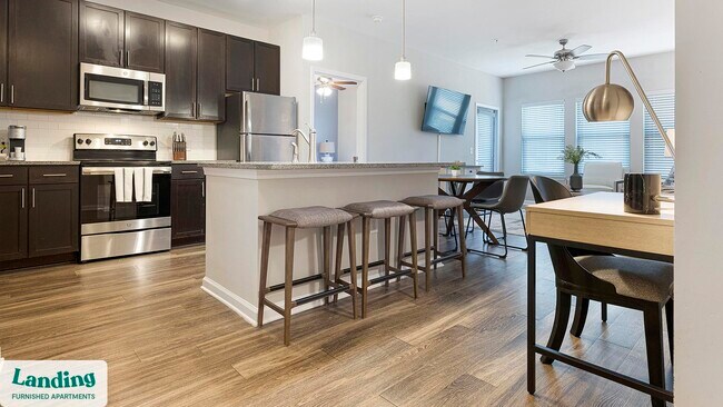 Building Photo - 915 Brentmoor Dr