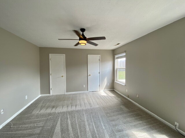 Building Photo - Welcome home to this stunning 3-bedroom, 2.5-bath residence in the desirable Meridian Place neigh...