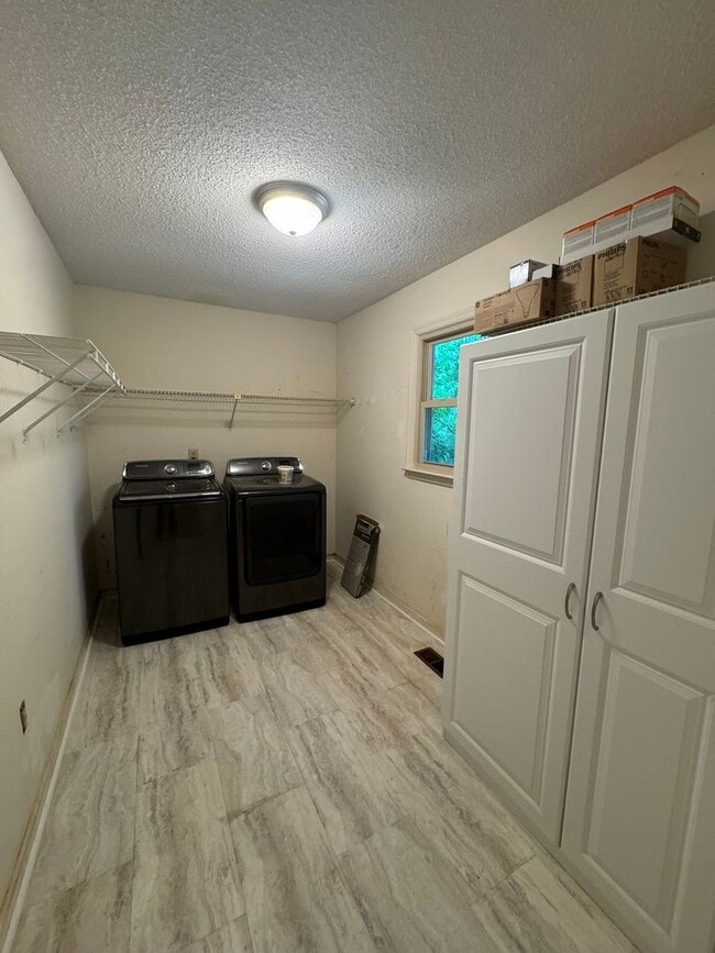 Building Photo - Brookstone Single-Story Ranch Home!