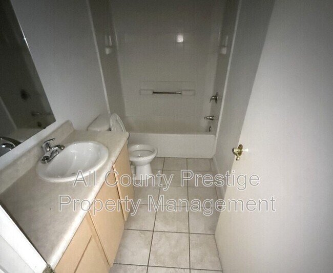 Building Photo - 16033 N 25th St