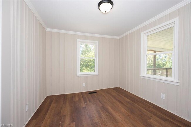 Building Photo - 1198 Red Bank Rd