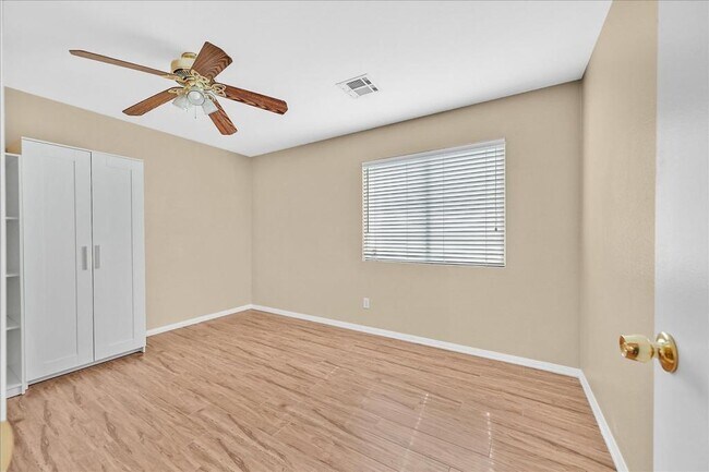 Building Photo - 881 Brunellos Ave