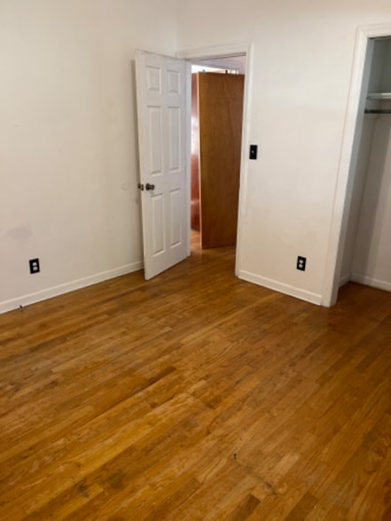 Building Photo - 729 Glensford Dr