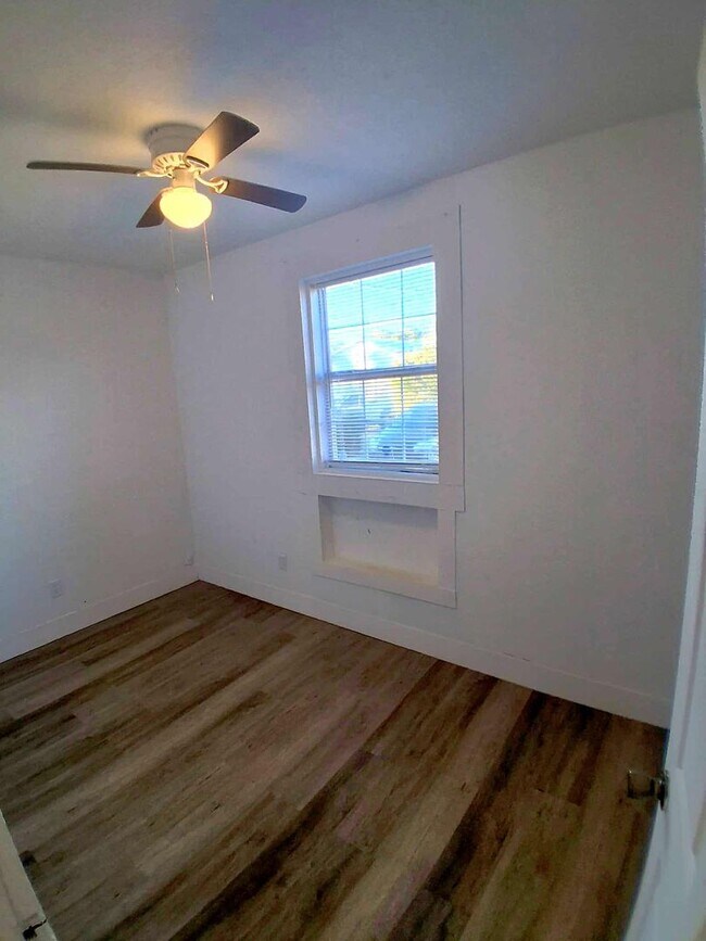 Building Photo - Charming 2 Bedroom, 2 Bath Home in the Heart of Jacksonville! - Move-In Special: ½ off first mont...