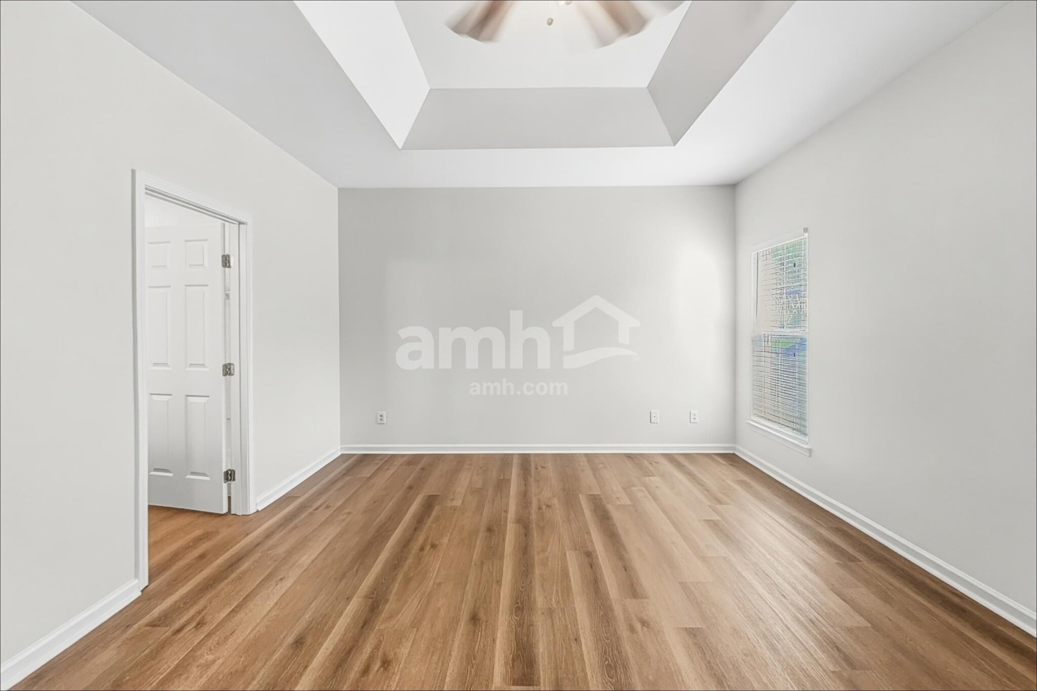 Building Photo - 5071 Sunburst Ln
