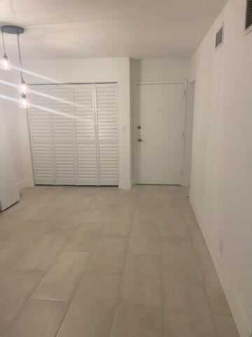 Building Photo - 3123 Oakland Shores Dr