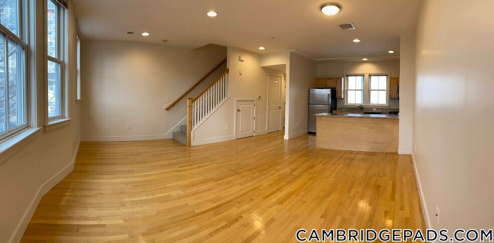 Building Photo - 110 Second St