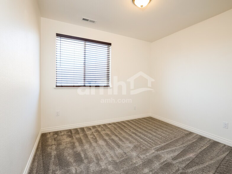 Building Photo - 18667 Granite Peak Ct