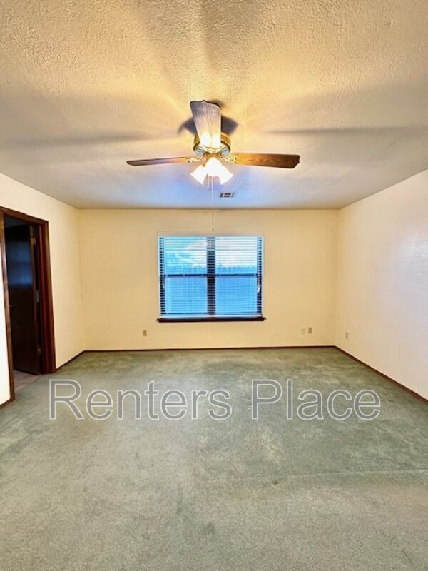 Building Photo - 2915 S 138th E Ave
