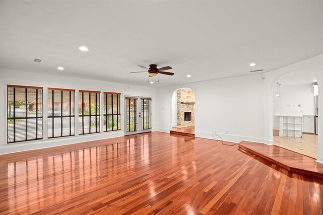 Building Photo - 2508 Marlton Dr
