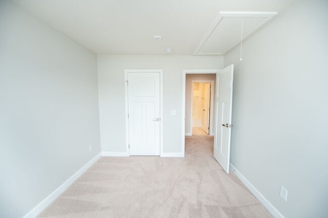 Building Photo - 3BR/2.5BA Upgraded Luxury Townhome on Spartanburg’s Westside, NO APPLICATION FEE if APPROVED