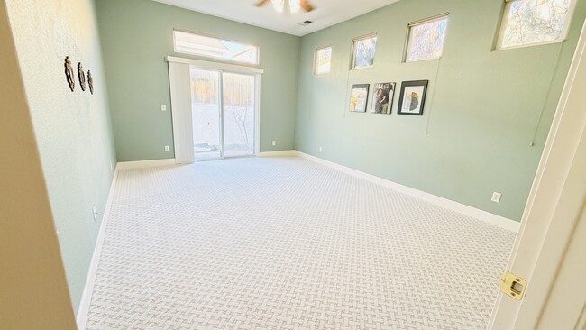 Building Photo - 3024 Oxbow Dr