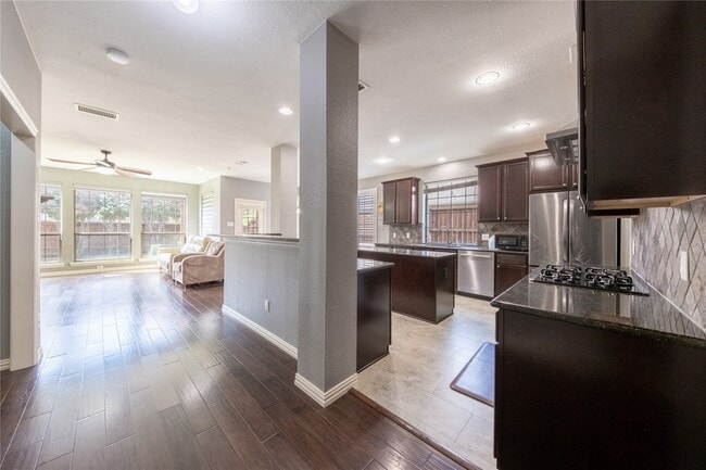 Building Photo - 2432 Greenbrook Dr