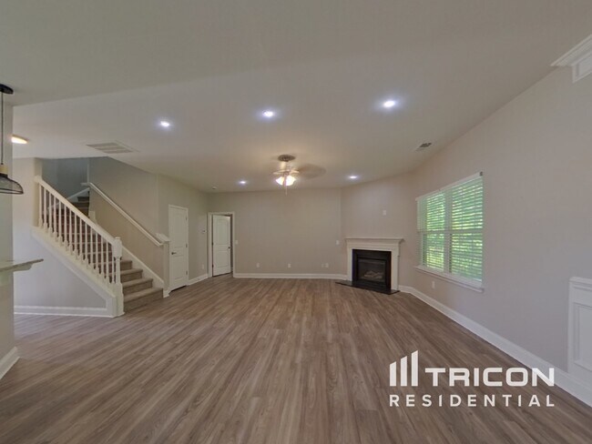 Building Photo - 1814 Woods Ln