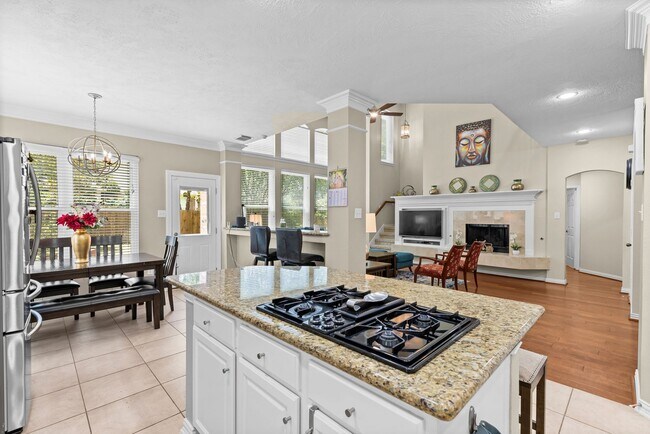 Building Photo - 27 E Artist Grove Cir