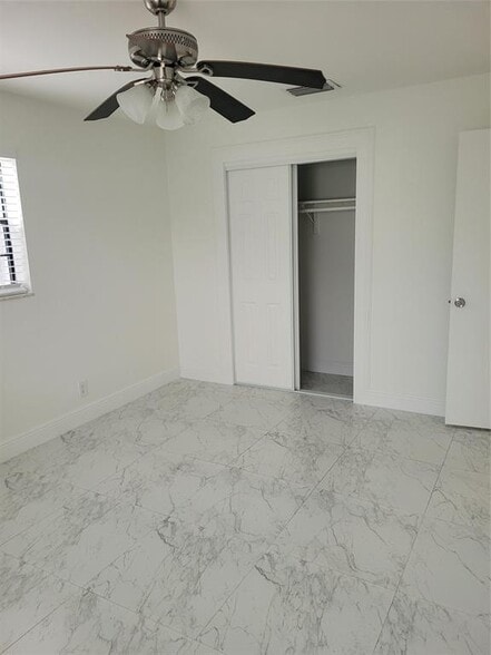 Building Photo - 770 NE 38th St