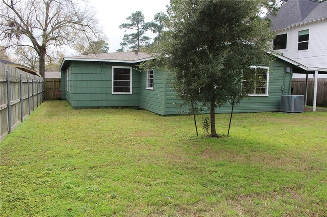 Building Photo - 1430 Cheshire Ln