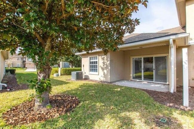 Building Photo - 221 Wooded Crossing Cir