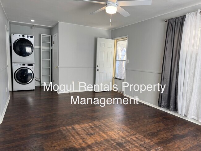 Building Photo - 3530 S Hiram St