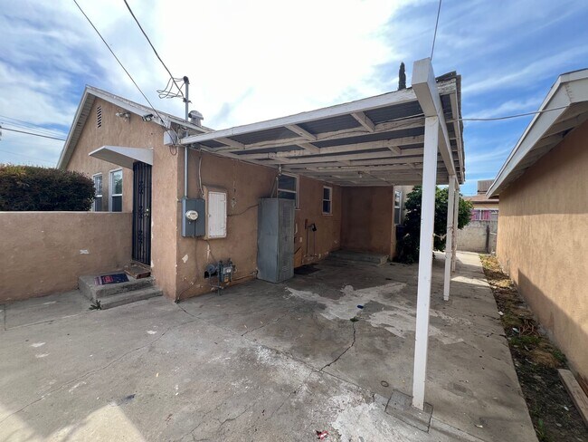 Building Photo - 2114 Brundage Ln