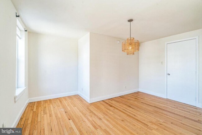 Building Photo - 1217 E Berks St