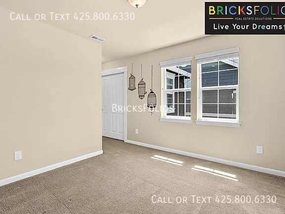 Building Photo - 814 Mount Baker Pl NE