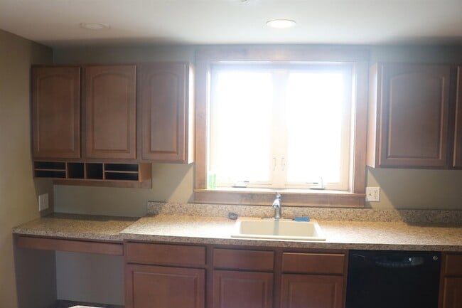 Building Photo - 2596 Highgate Rd