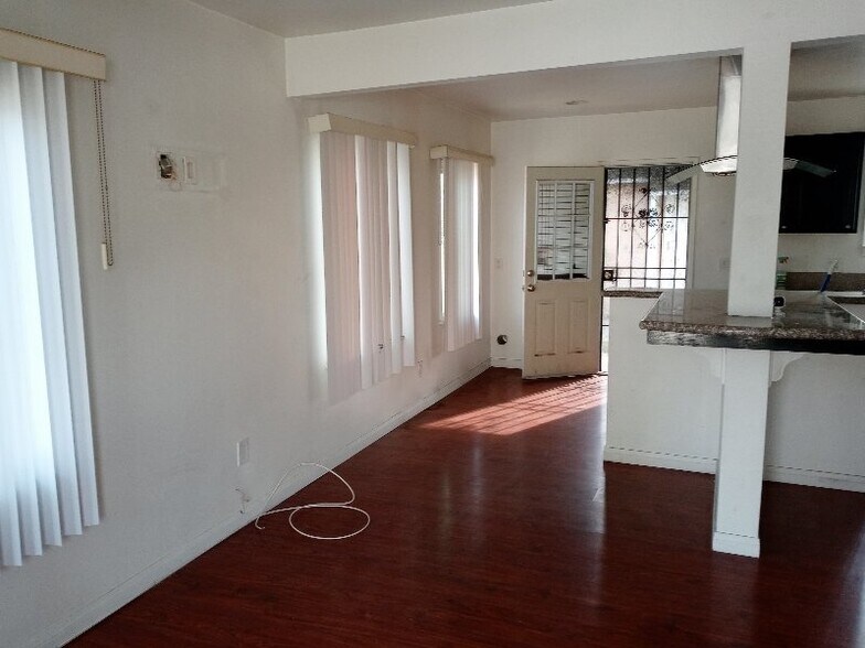 Building Photo - 237 S Matthisen Ave