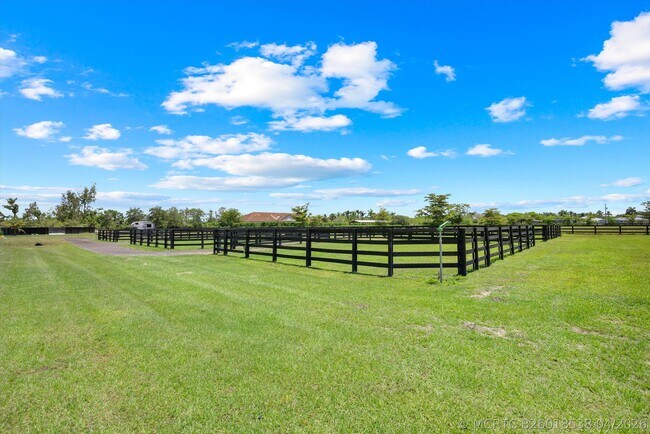 Building Photo - 16175 Deer Path Ln