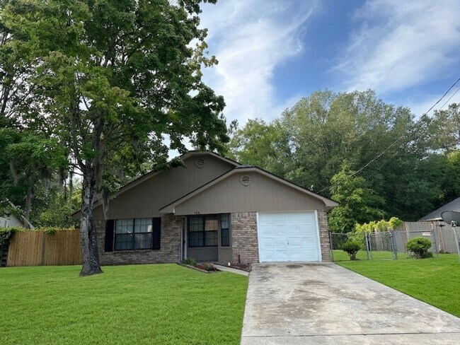Building Photo - MOVE-IN SPECIAL: $500 OFF 1st MONTH'S RENT!**