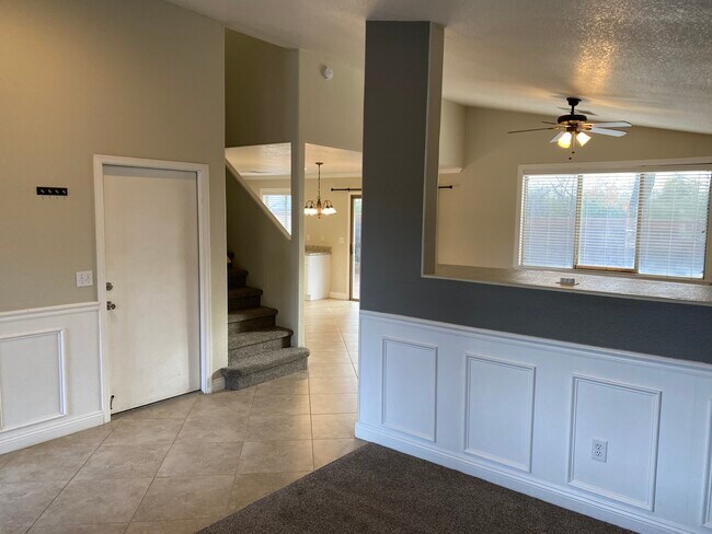 Building Photo - 1165 S Red Rock Ct