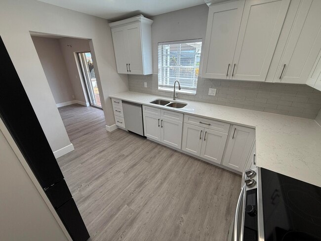 Building Photo - 6603 Overland Dr