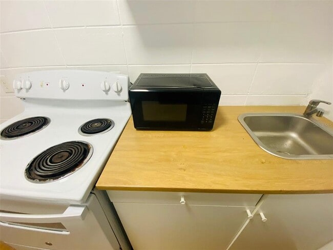 Building Photo - 1341 W Point Dr