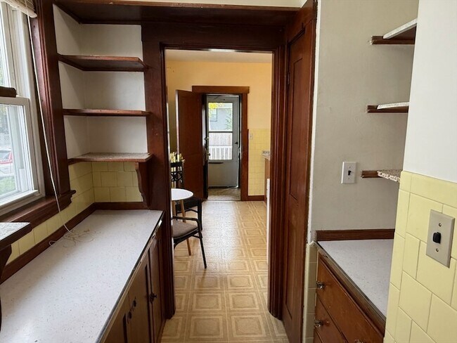 Building Photo - 63 Park St