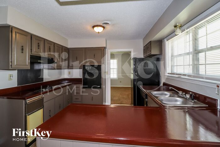 Building Photo - 2082 Leichester Ln