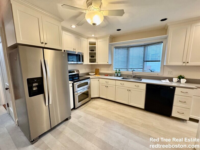 Building Photo - 324 Beech St