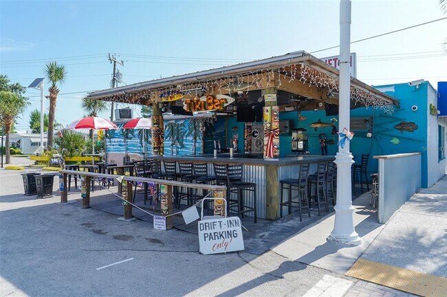 Building Photo - 4216 Plumosa Terrace