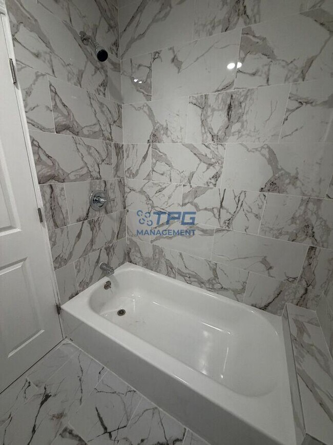 Building Photo - 134 Dewey St