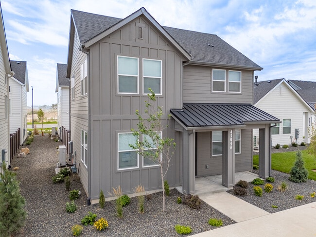 Building Photo - 4114 Hill Ln