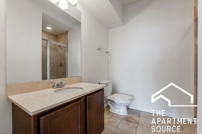 Building Photo - Stunning 2BR/2BA Rehab - Close to Blue Line 90/94!