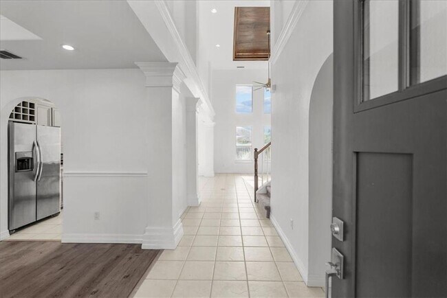 Building Photo - 3/2 Southside over 2000 sqft