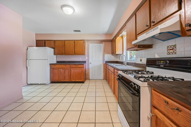 Building Photo - 1411 Prospect St