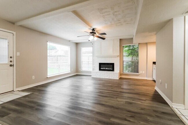 Building Photo - 18903 Pine Trace Ct