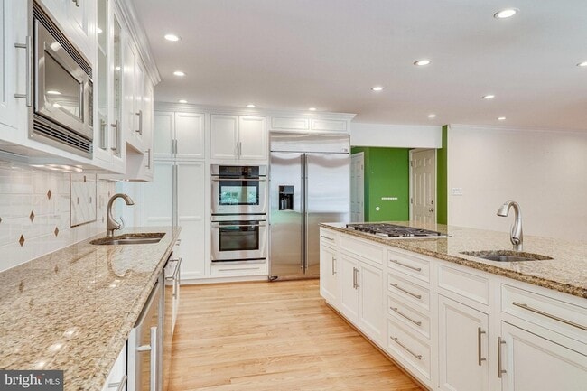Building Photo - 6122 Bayliss Pl