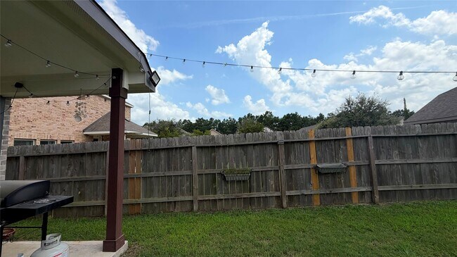 Building Photo - 25112 Slow Pnes Dr