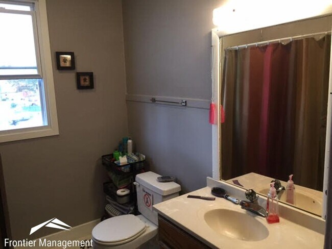 Building Photo - 1020 Leavenworth St