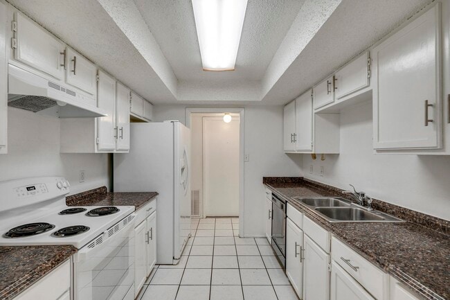 Building Photo - 8421 Echo Creek Ln