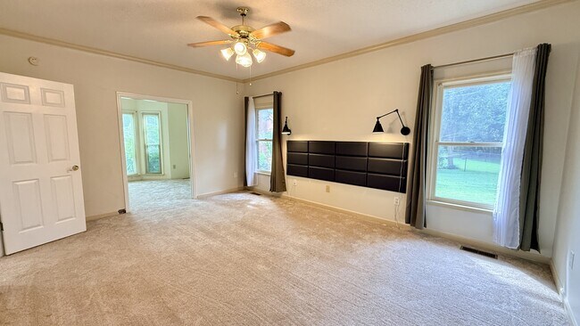 Building Photo - 113 Nobleton Ln NW