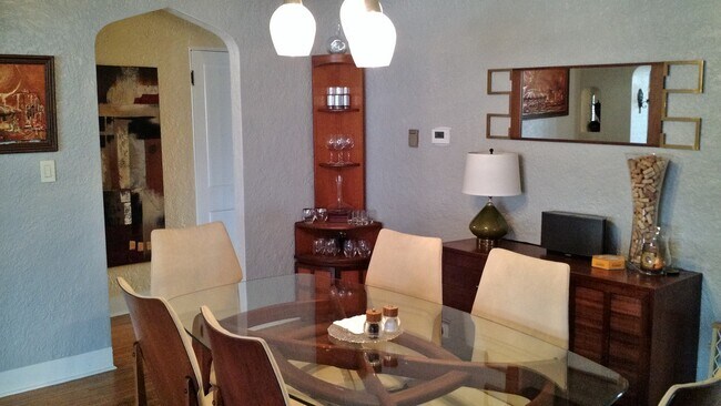 Building Photo - 840 S Knoxville Ave