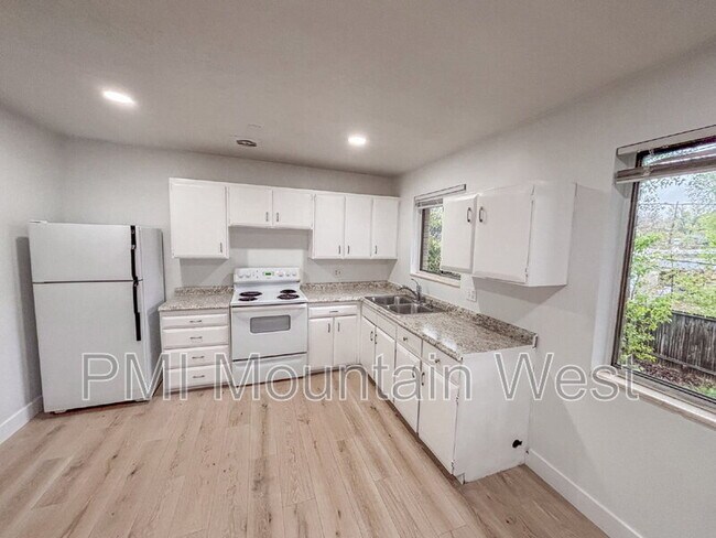 Building Photo - 4675 S 1300 E